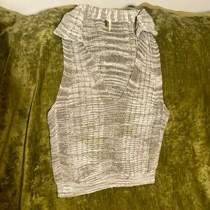 Free people loose knit sweater size SP great condition